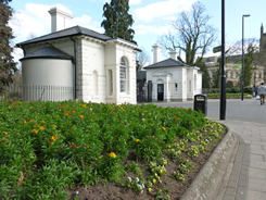 Jephson Gardens main entrance